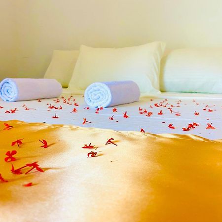 Marina Way Hotel Аругам Бей Екстериор снимка