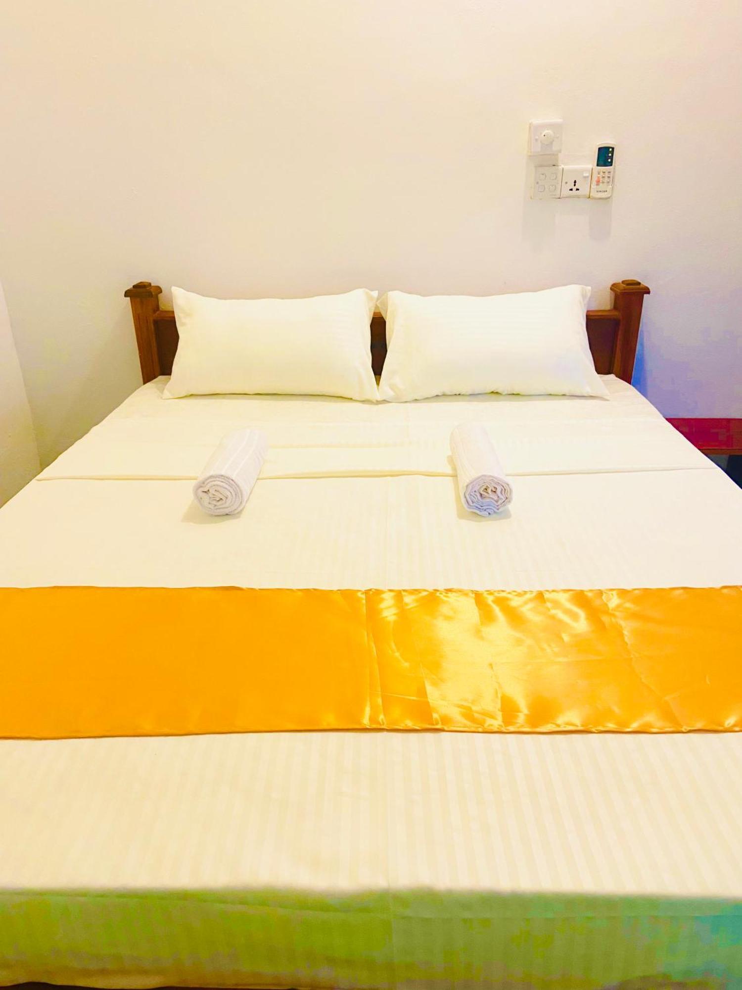 Marina Way Hotel Аругам Бей Екстериор снимка